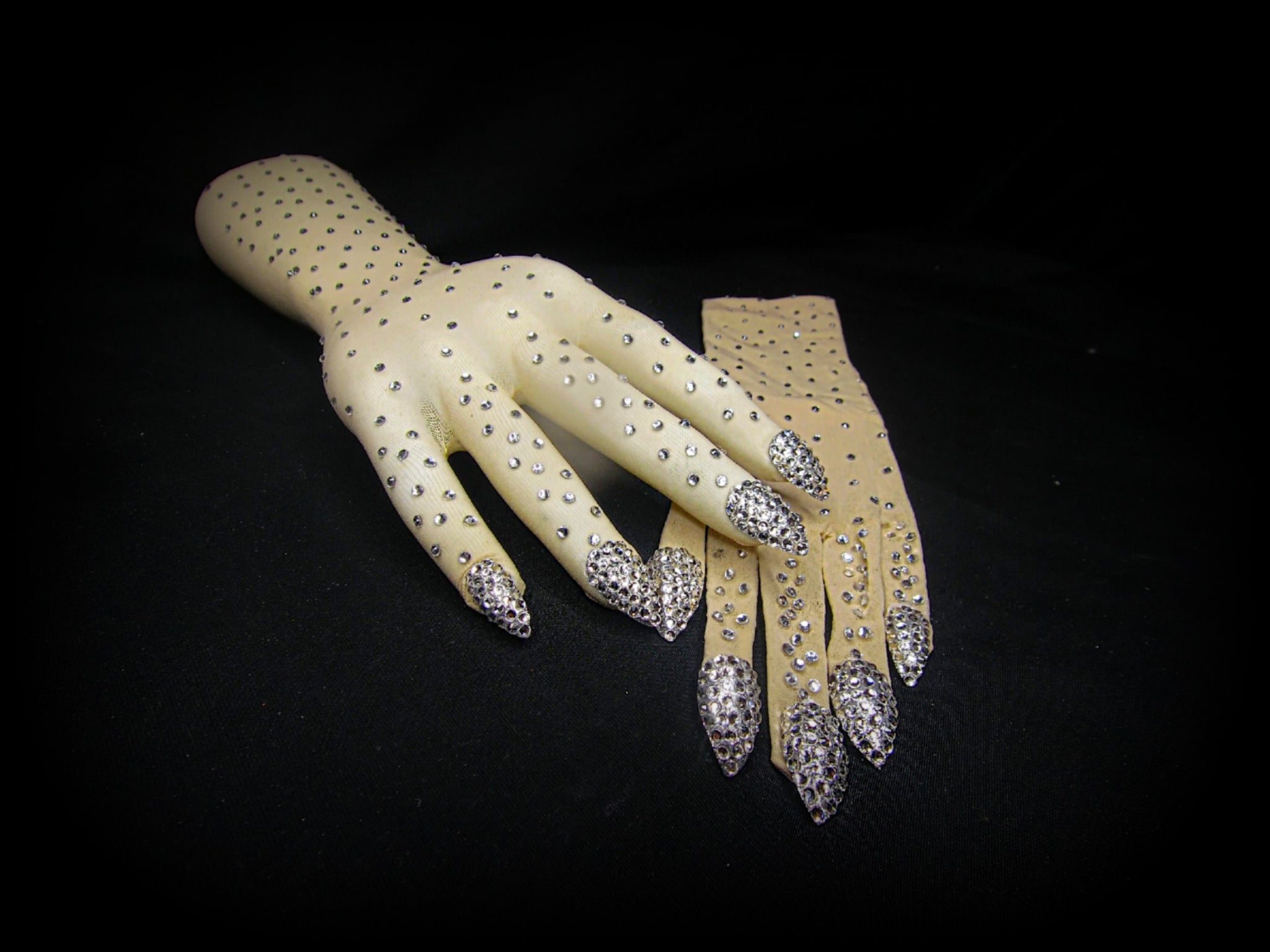 Nude nylon fashion rhinestone gloves